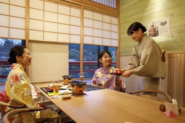 【飛騨牛づくし会席】と【月替わり会席】二人で仲良く分け合って♪